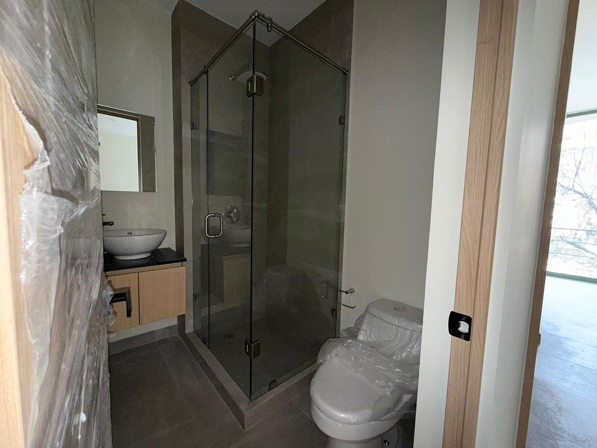 9 de 10: Baño de la recámara principal