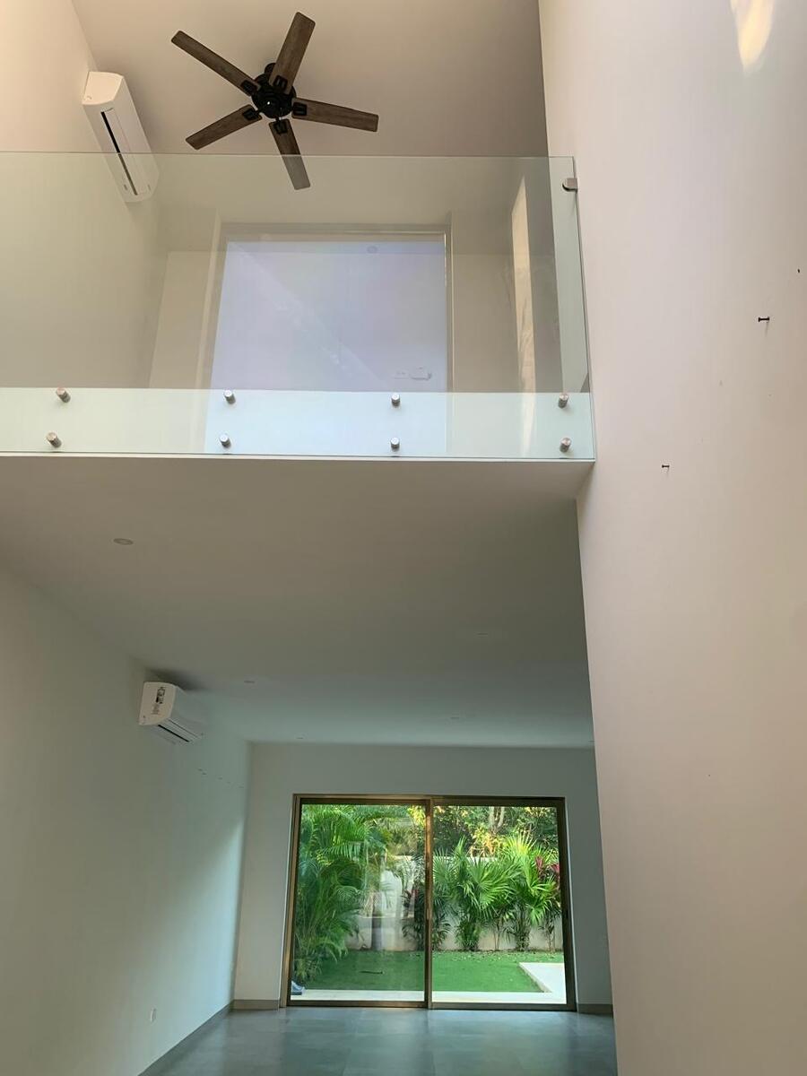 7 de 9: recibidor doble altura