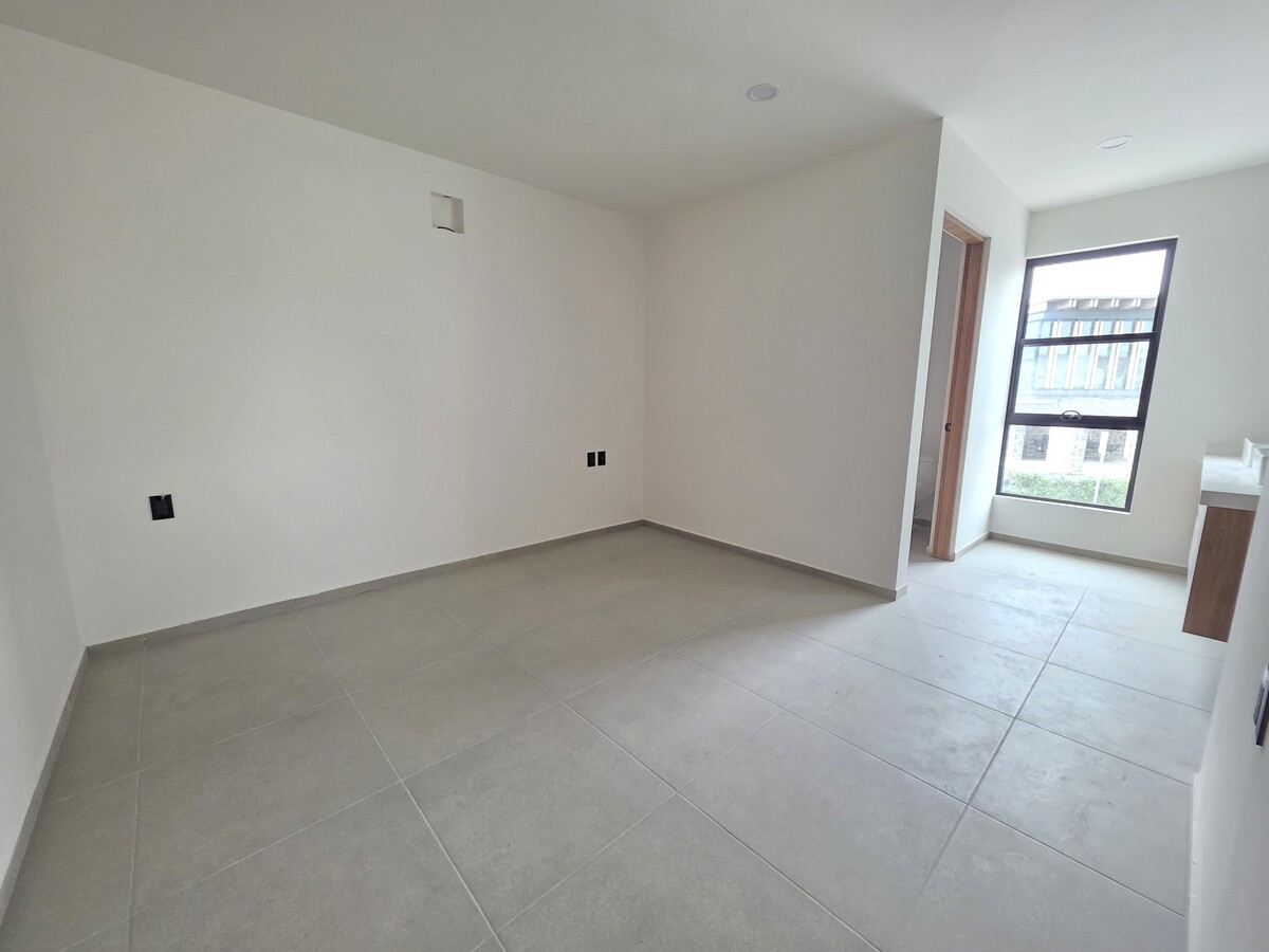 10 de 29: Master suite con vestidor y baño comodidad