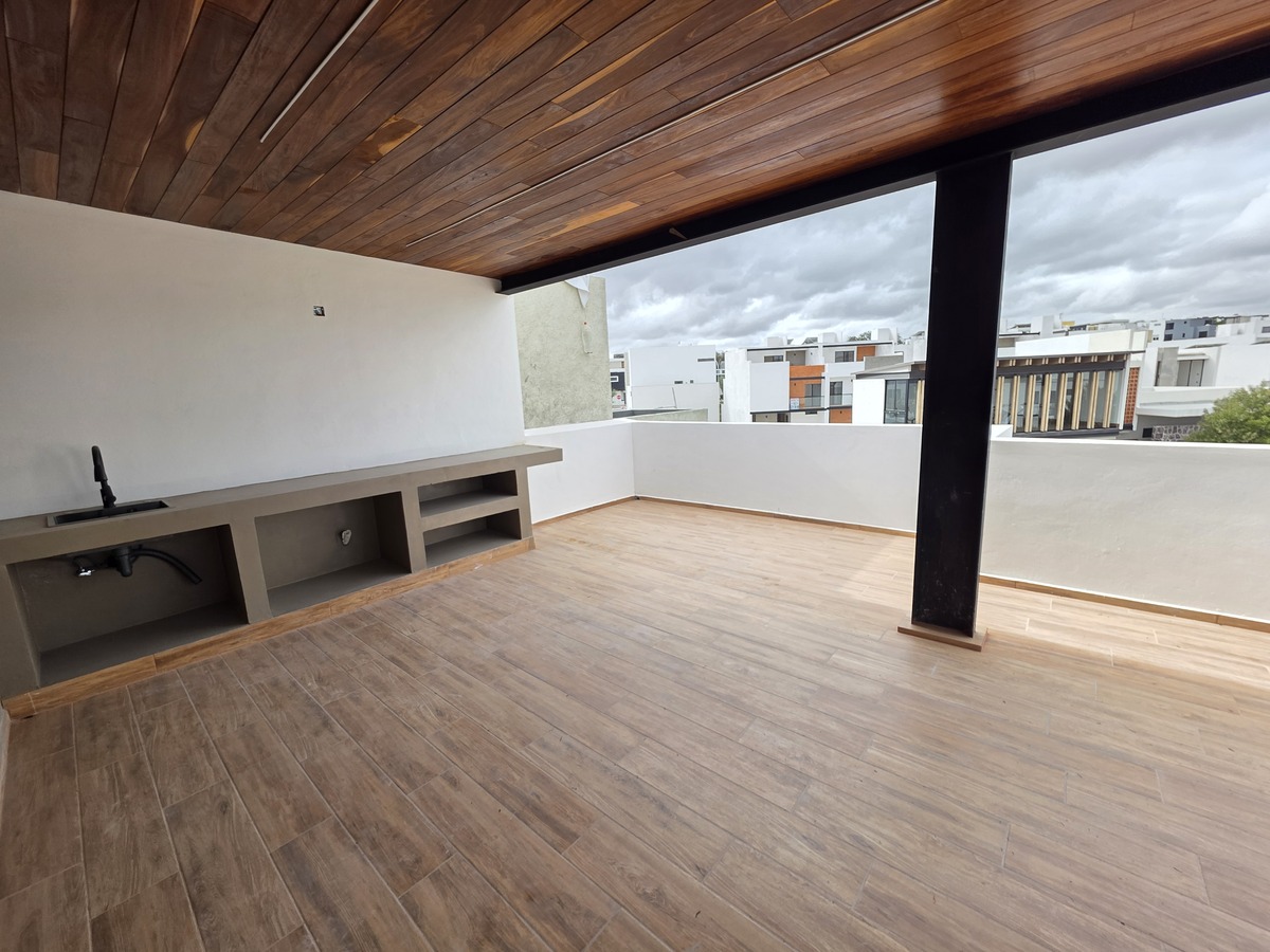 26 de 29: 2da terraza en tercer nivel