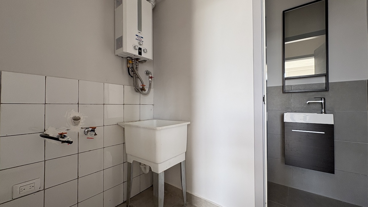 11 de 13: Areas de lavado. Se entrega cerrada