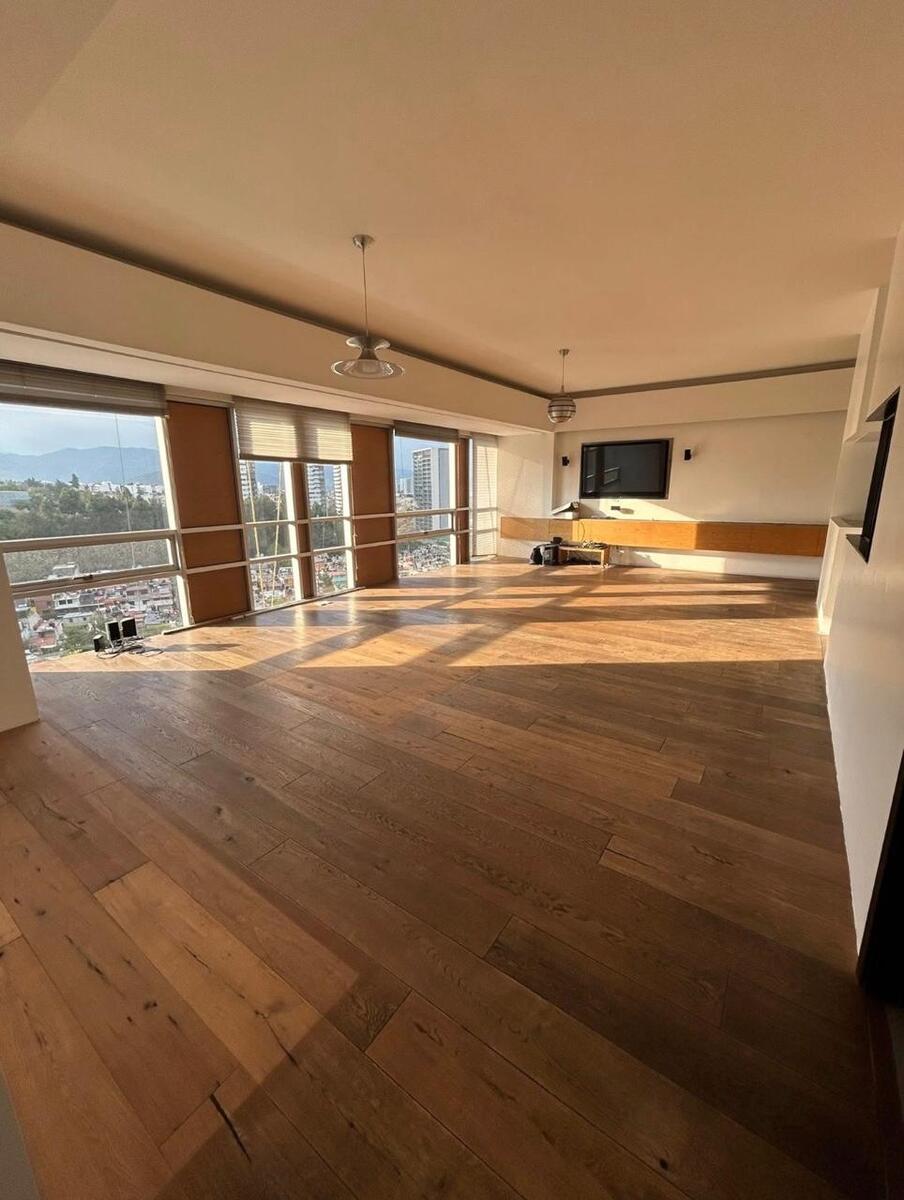 2 of 13: Sala y Comedor