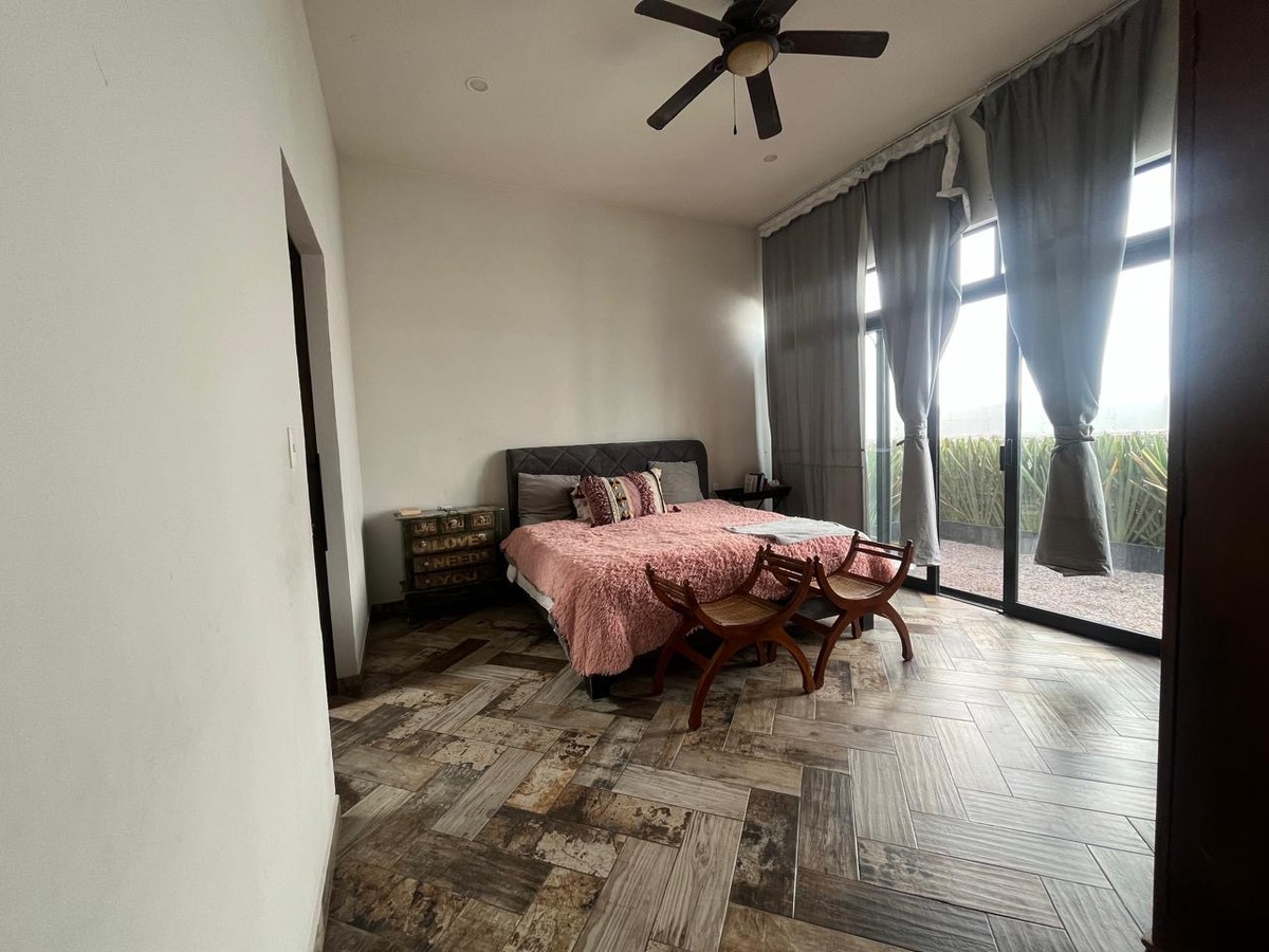 9 of 14: Recámara principal