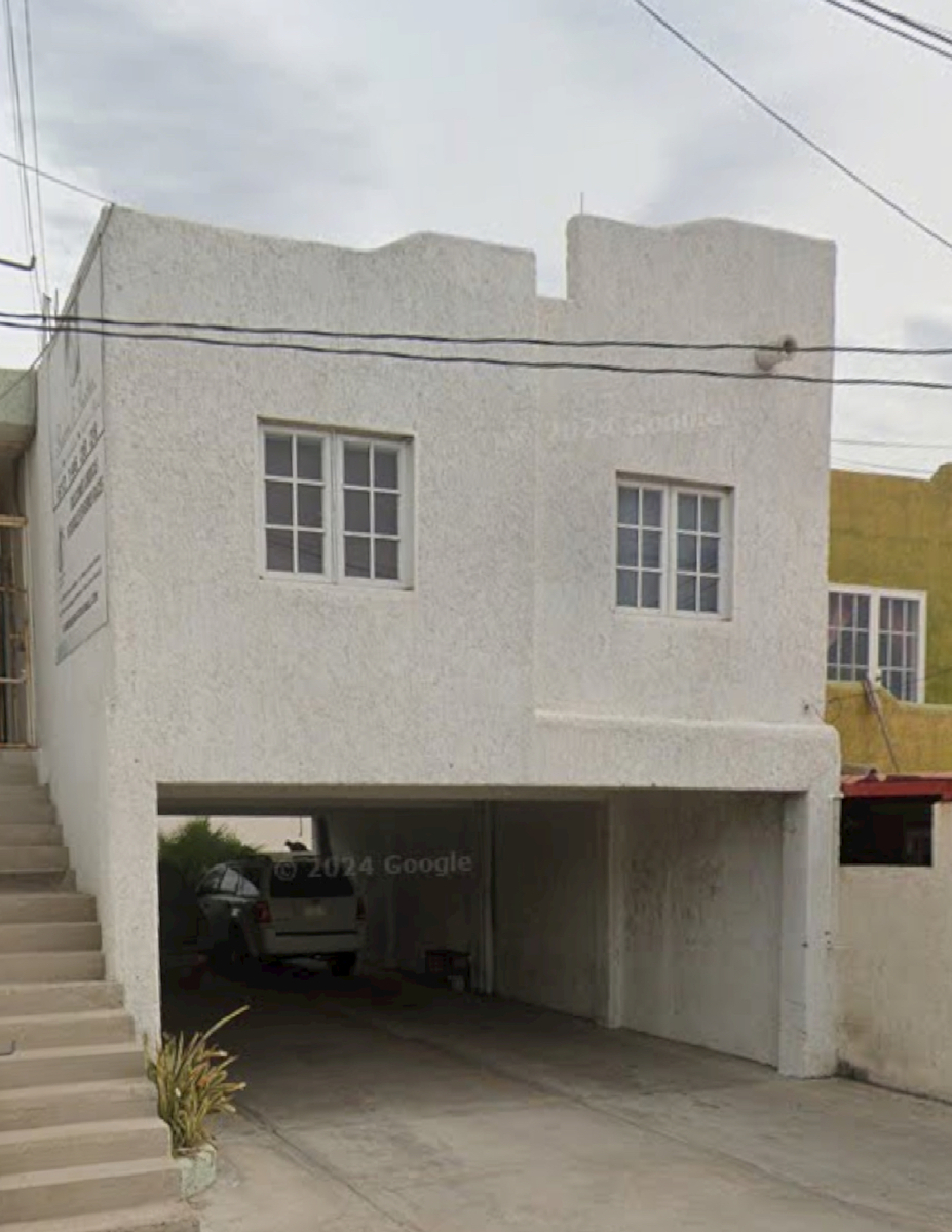 1 de 12: Oficina desde frente