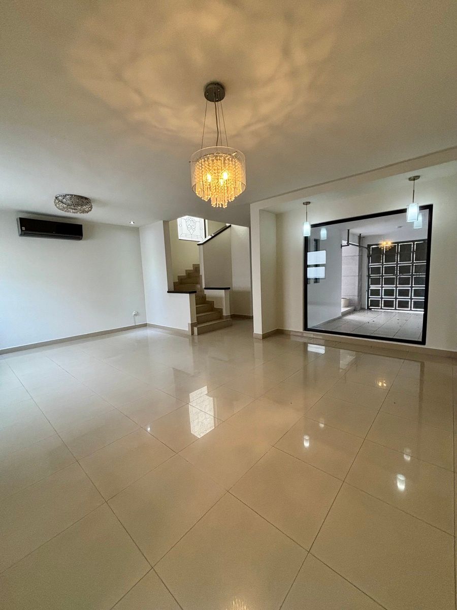 3 de 23: Sala - Comedor