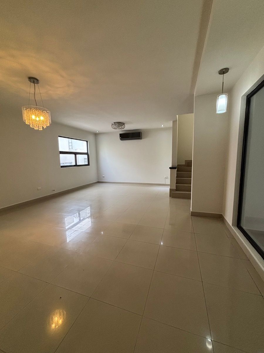 6 de 23: Sala - Comedor