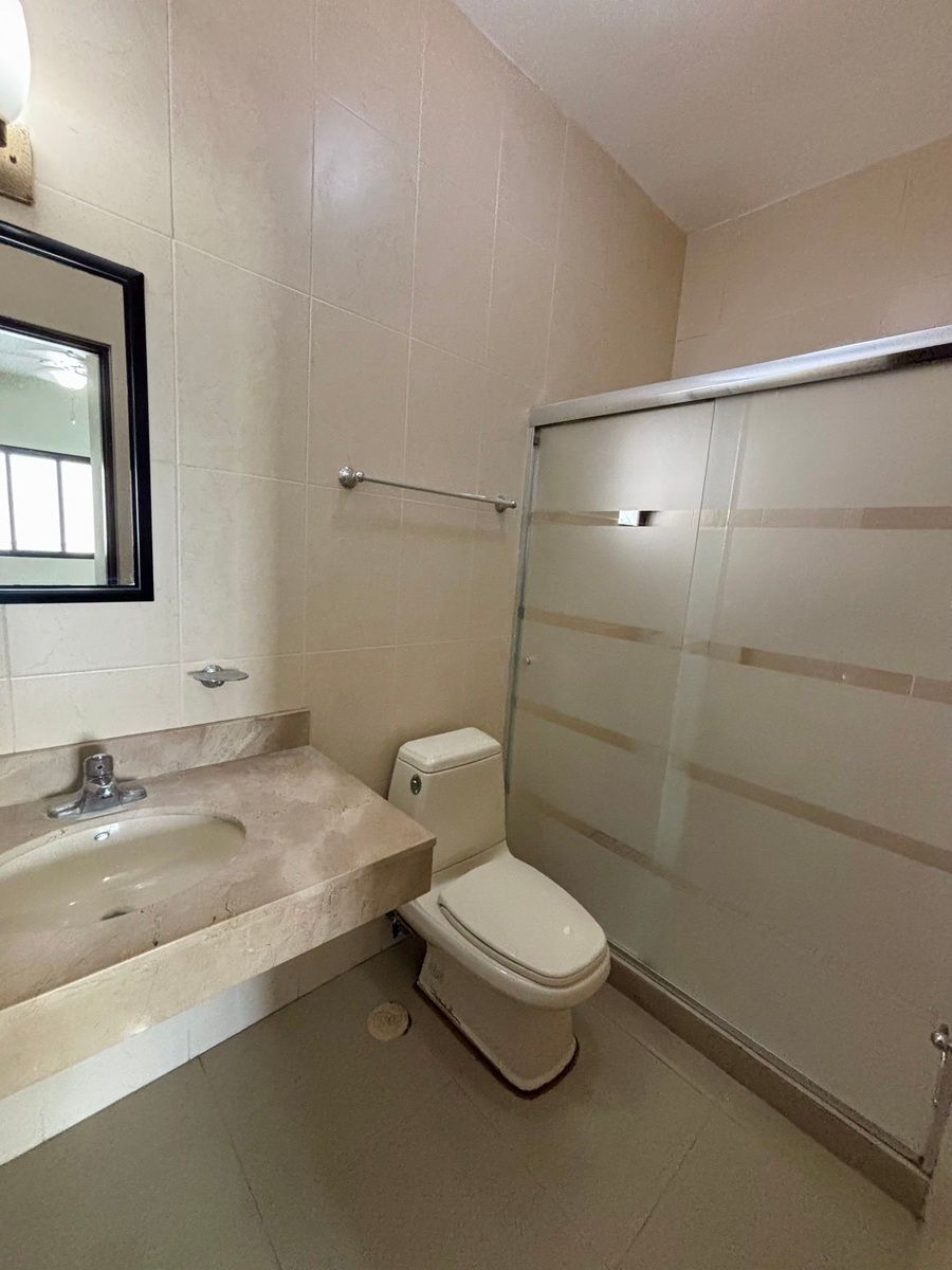 11 de 23: Baño Completo RS