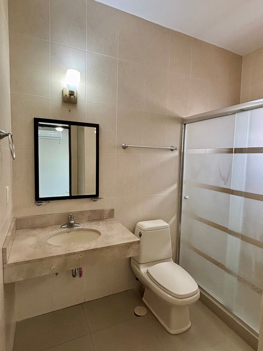 13 de 23: Baño Completo RS