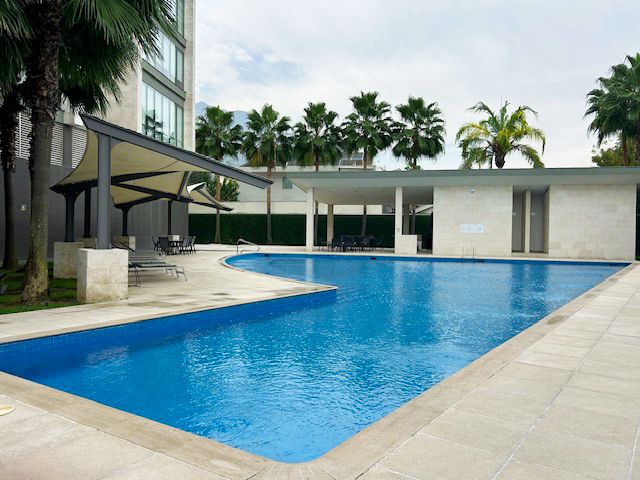 22 de 26: AMENIDADES:  Alberca climatizada