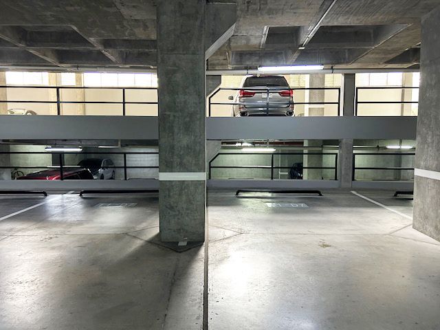 20 de 26: Cajones de estacionamiento 1 y 2