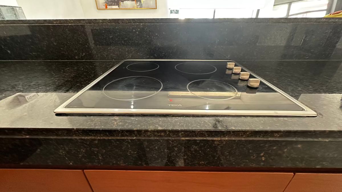 8 de 27: PARRILLA ELECTRICA DE 4