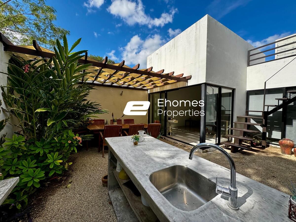 11 de 26: VISTA PATIO TRASERO