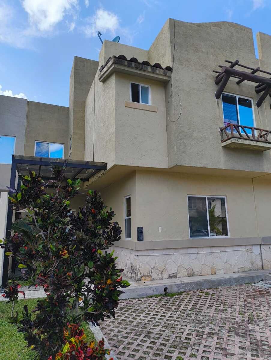 RENTA DE CASA AMUEBLADA 3 REC RESIDENCIAL CATANIA