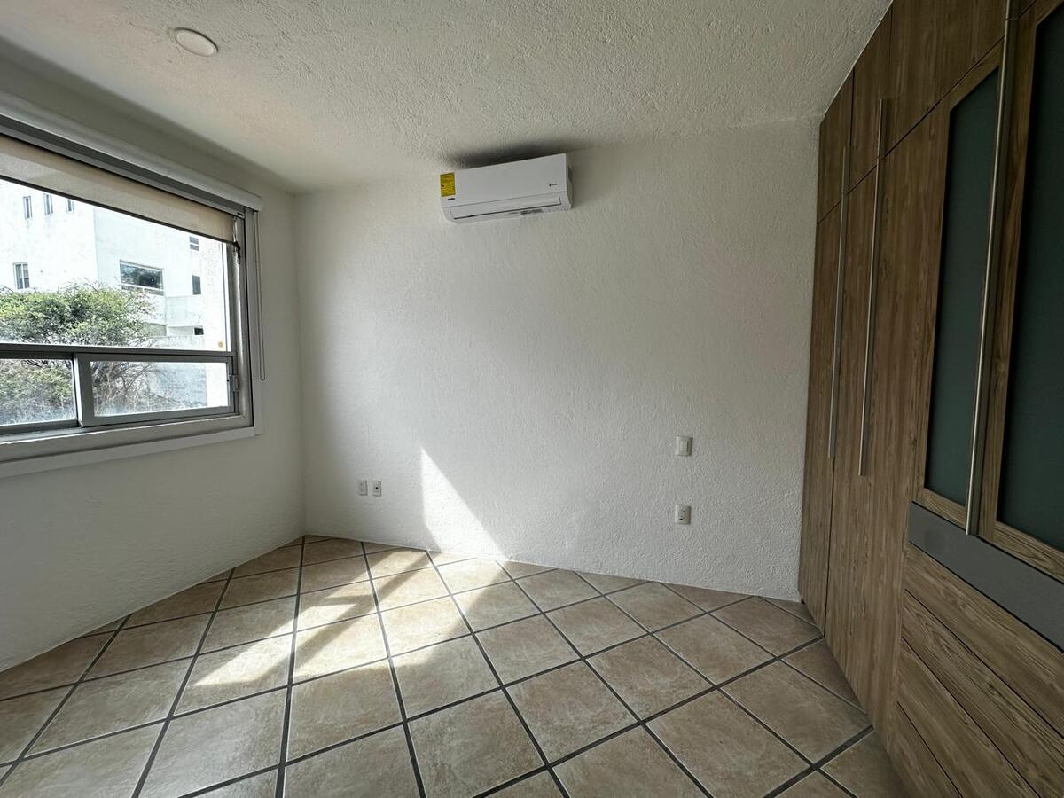 19 de 21: Recámara secundaria 1