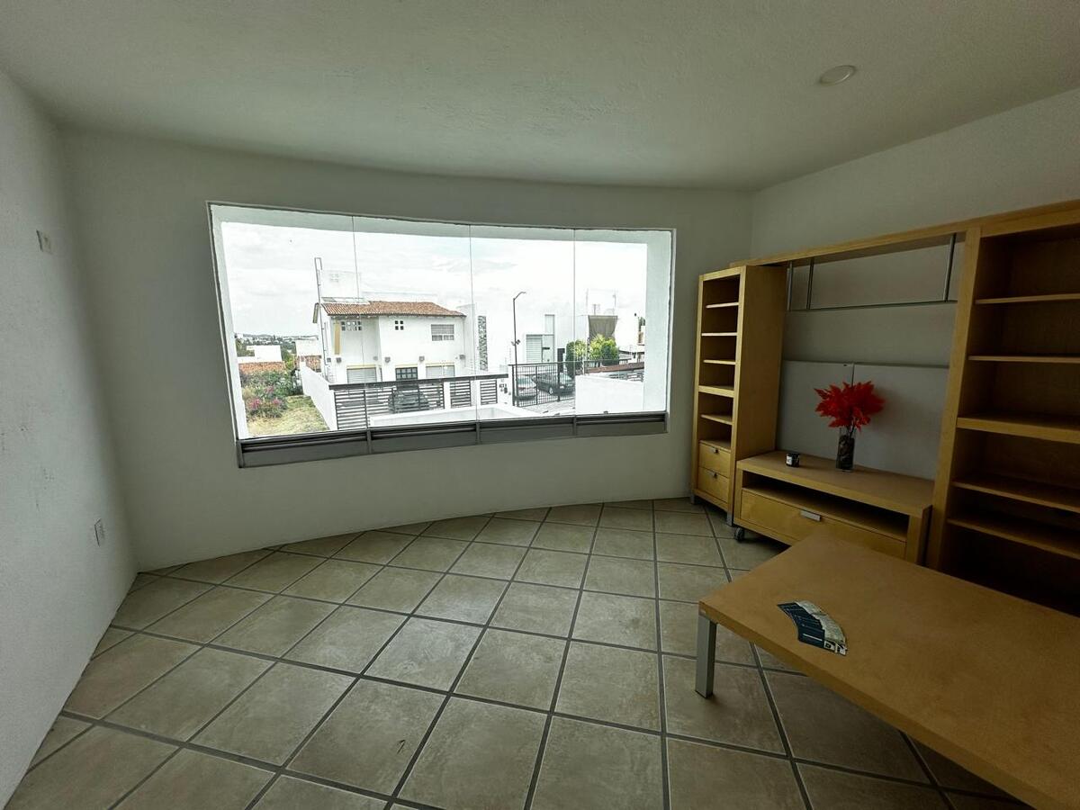 5 de 21: Estudio o sala de T.V