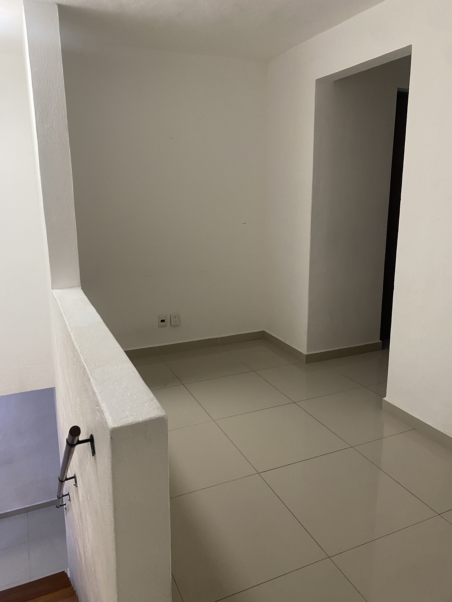 9 de 15: Espacio al subir escaleras