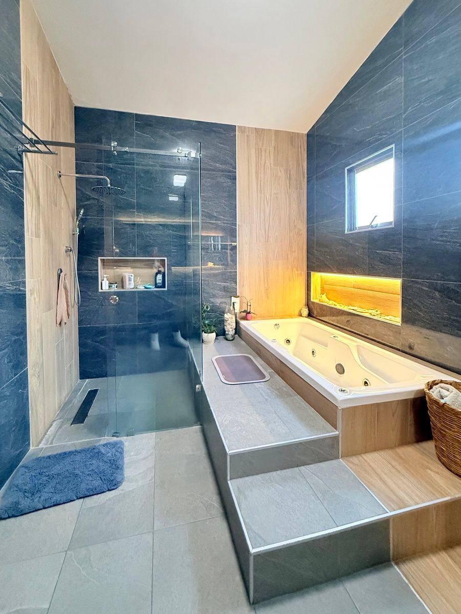 30 de 34: Recámara principal, baño