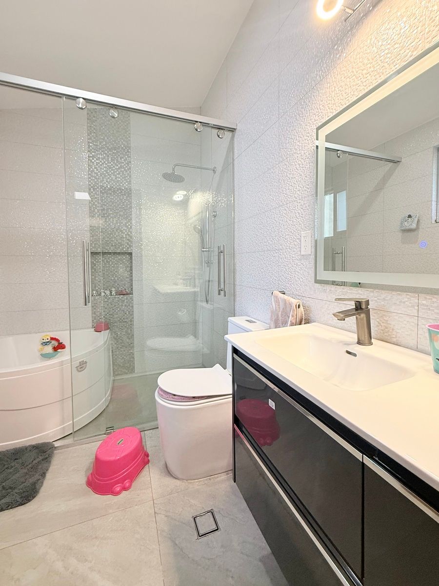 25 de 34: Recámara secundaria 2, baño