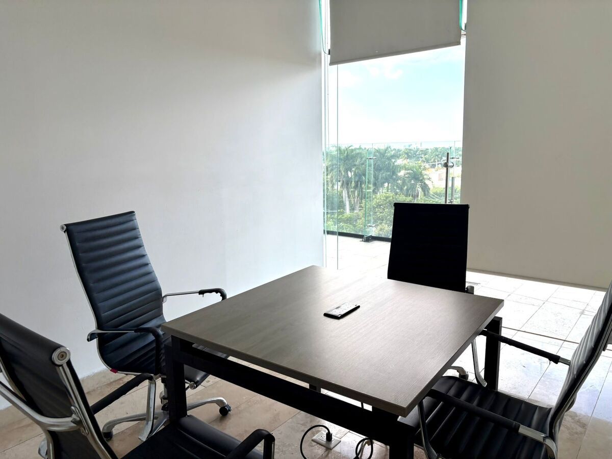 25 de 27: OFICINA EN SKY CITY