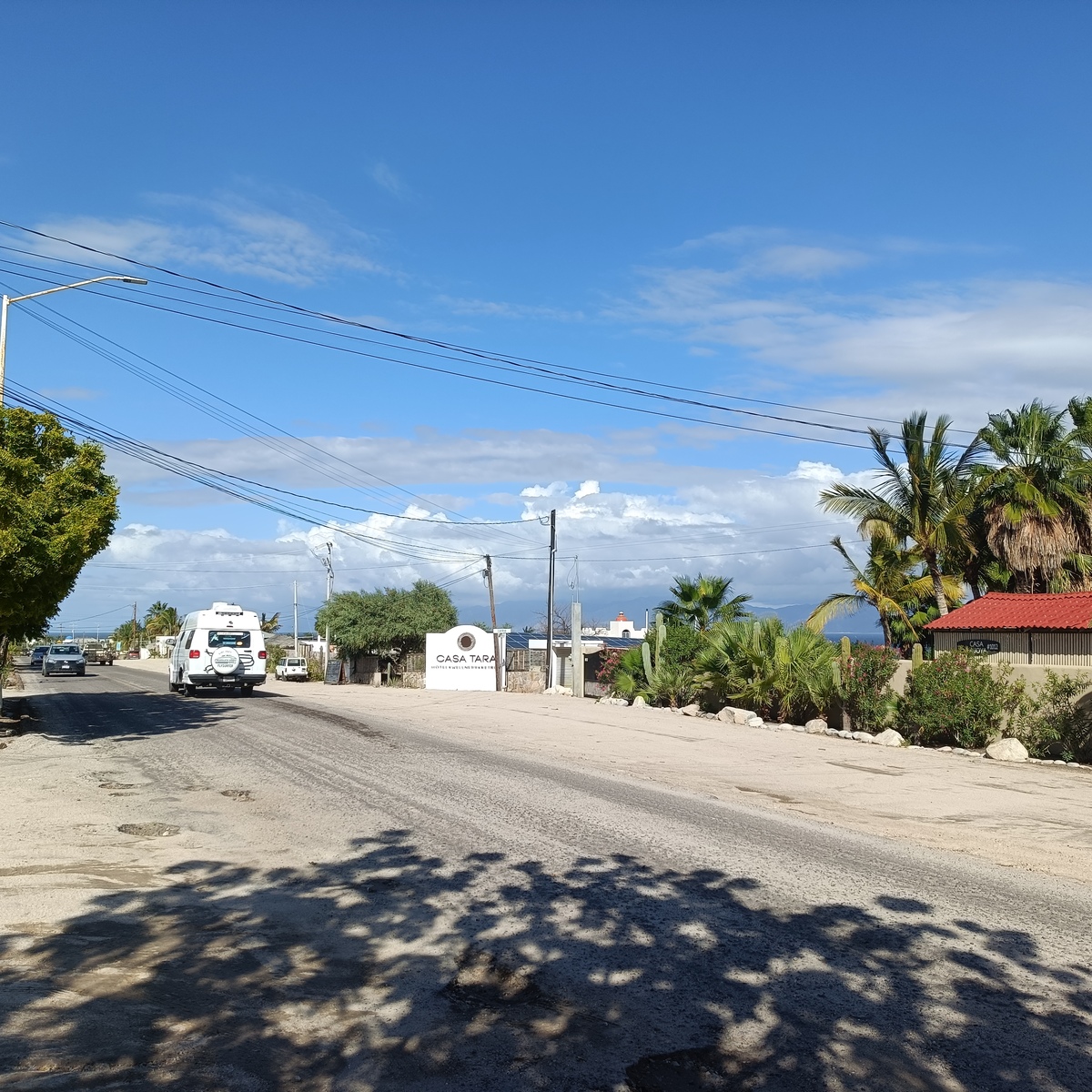 7 of 9: A solo dos calles de la carretera