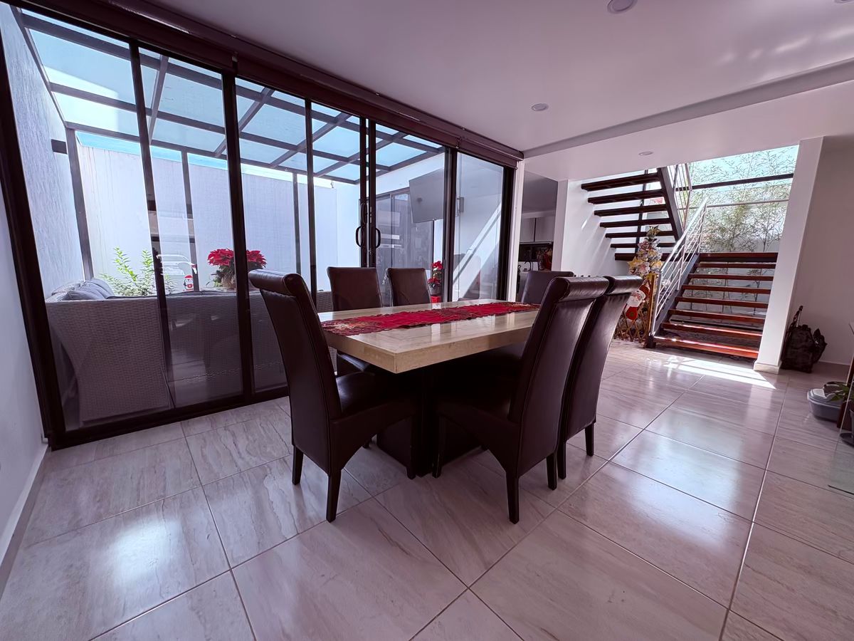 4 de 17: amplio comedor