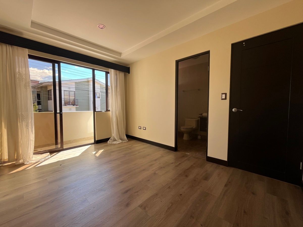 8 de 17: Dormitorio principal