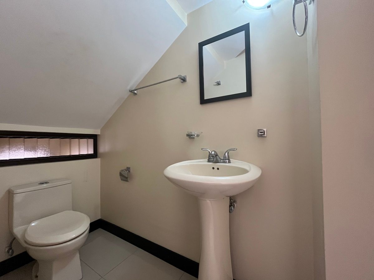 7 de 17: 1/2 baño visitas