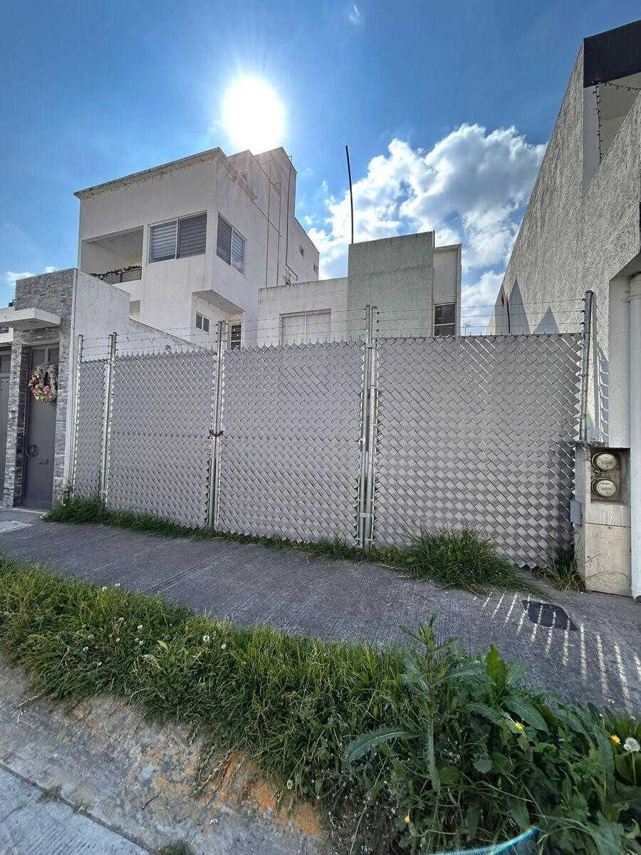 1 de 8: Fachada Principal