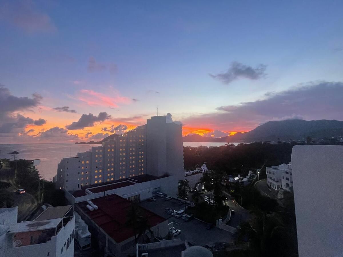 4 de 20: Atardecer en la Bahía de Santiago