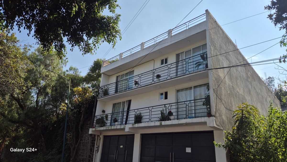 4 de 18: Frente del edificio