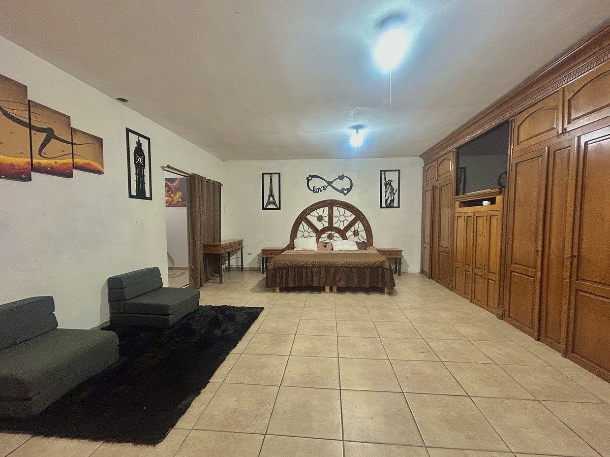 21 de 34: Cuarto principal en planta baja