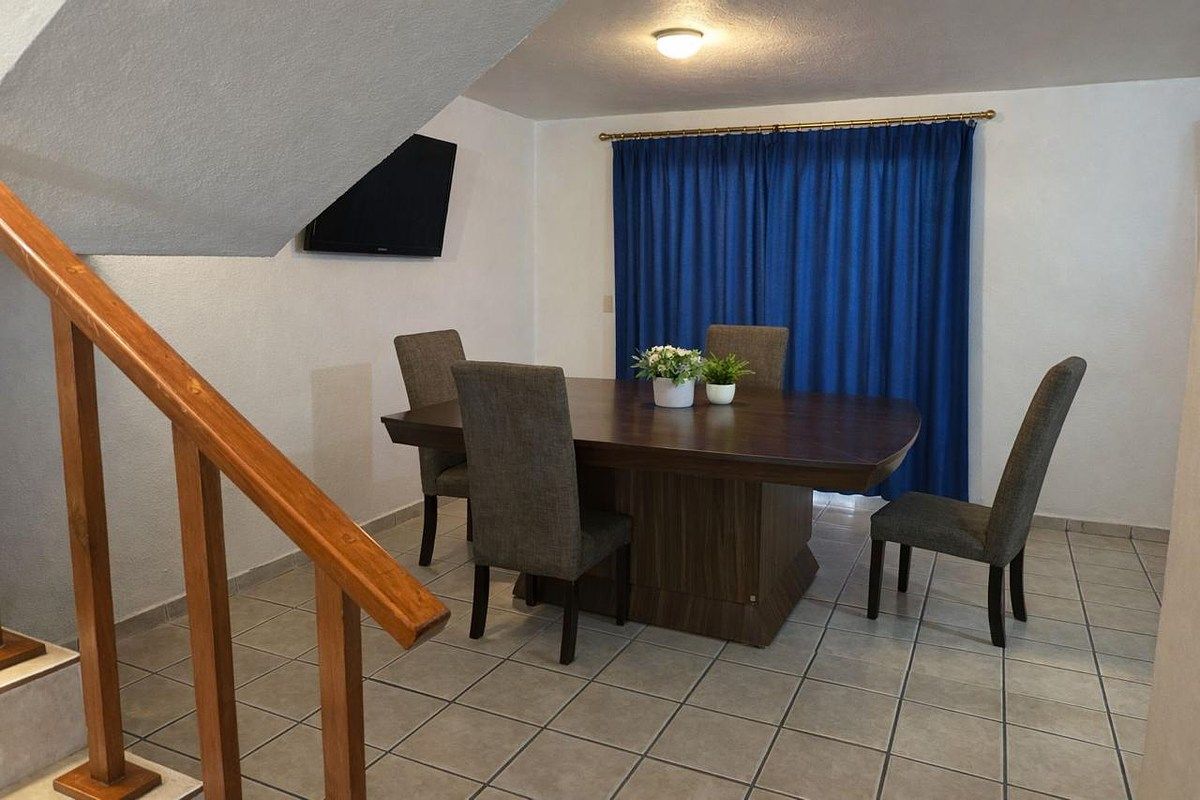 4 of 23: Comedor