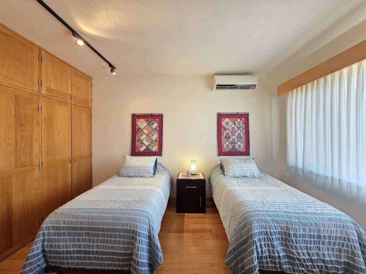 16 of 37: Recamara 1