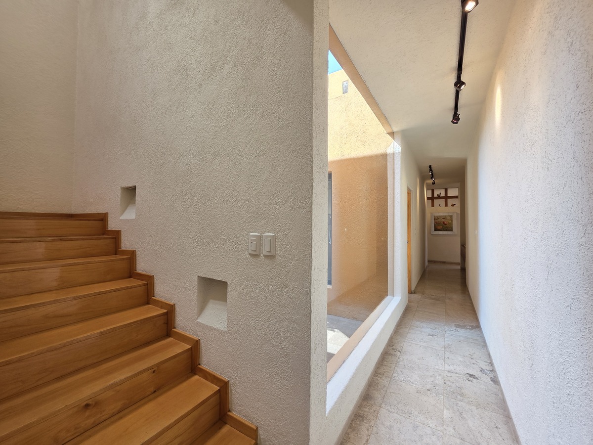 13 of 37: Pasillo PB