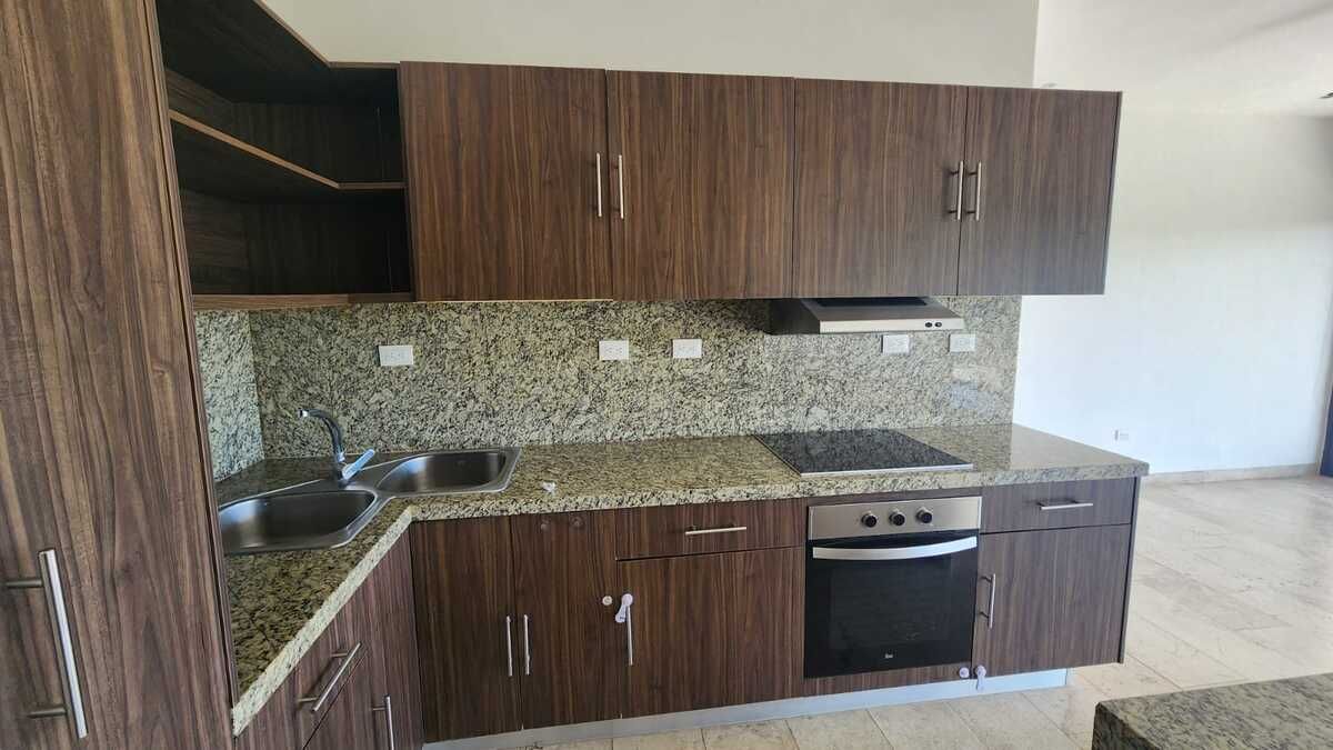 3 de 49: Departamento en Renta Merida