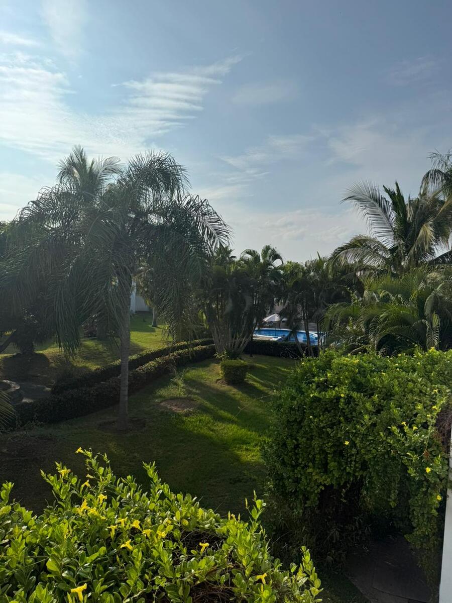 11 of 18: VISTA DESDE BALCON, RECAMARA PRINCIPAL