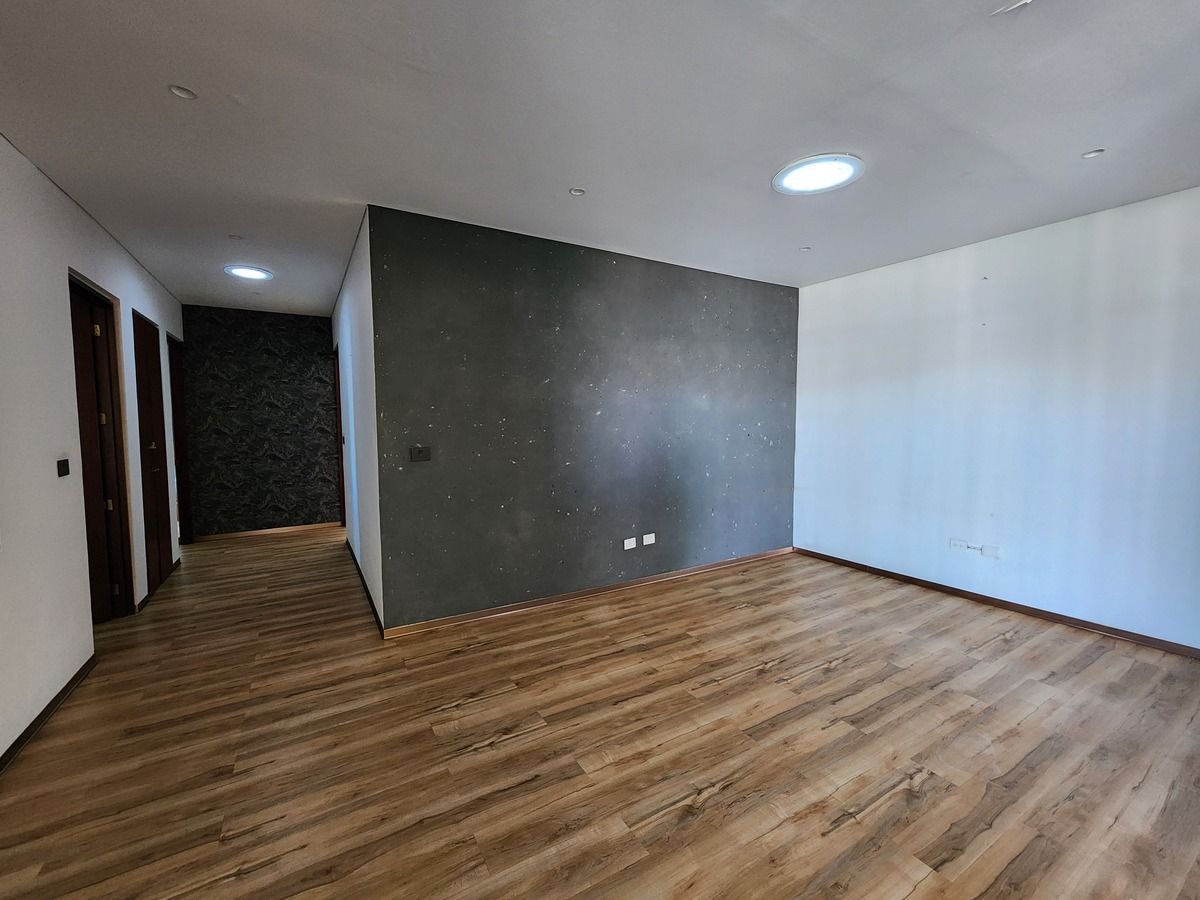 12 of 19: Family room