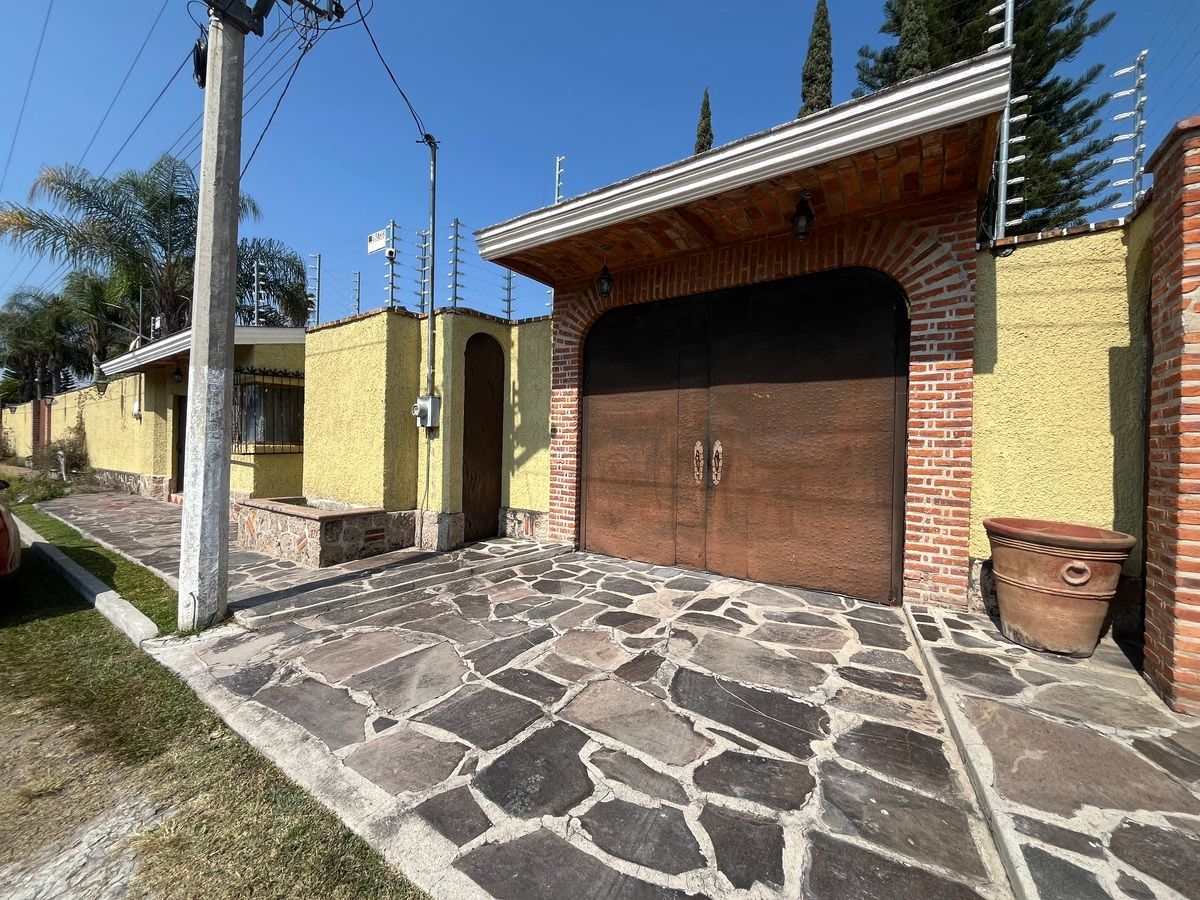 COMMERCIAL LAND FOR SALE ACROSS FROM PLAZA ANTEA, QUERÉTARO - foto 2