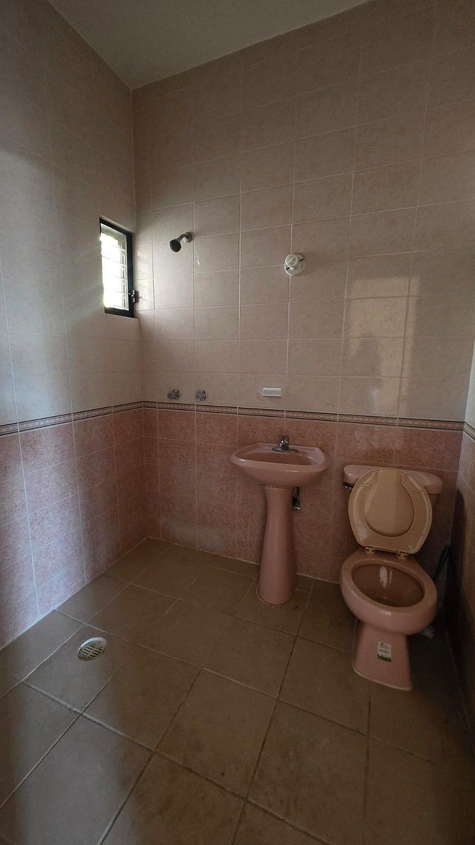 24 de 27: BAÑO COMPLETO (RECAMARA 4)