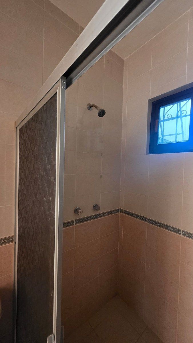 14 de 27: BAÑO COMPLETO PB