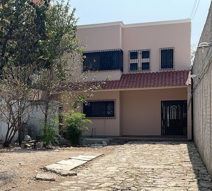 1 de 27: Fachada adentro