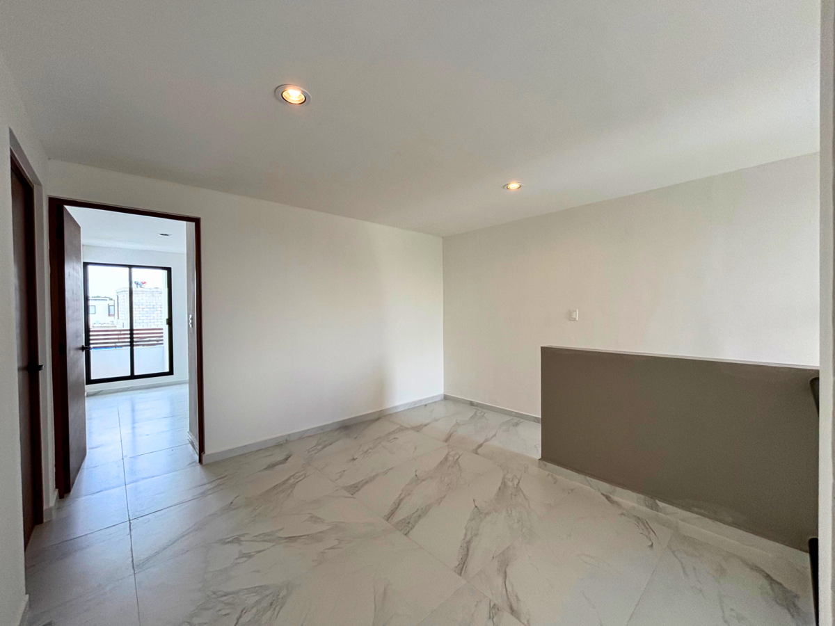 12 de 19: FAMILY ROOM