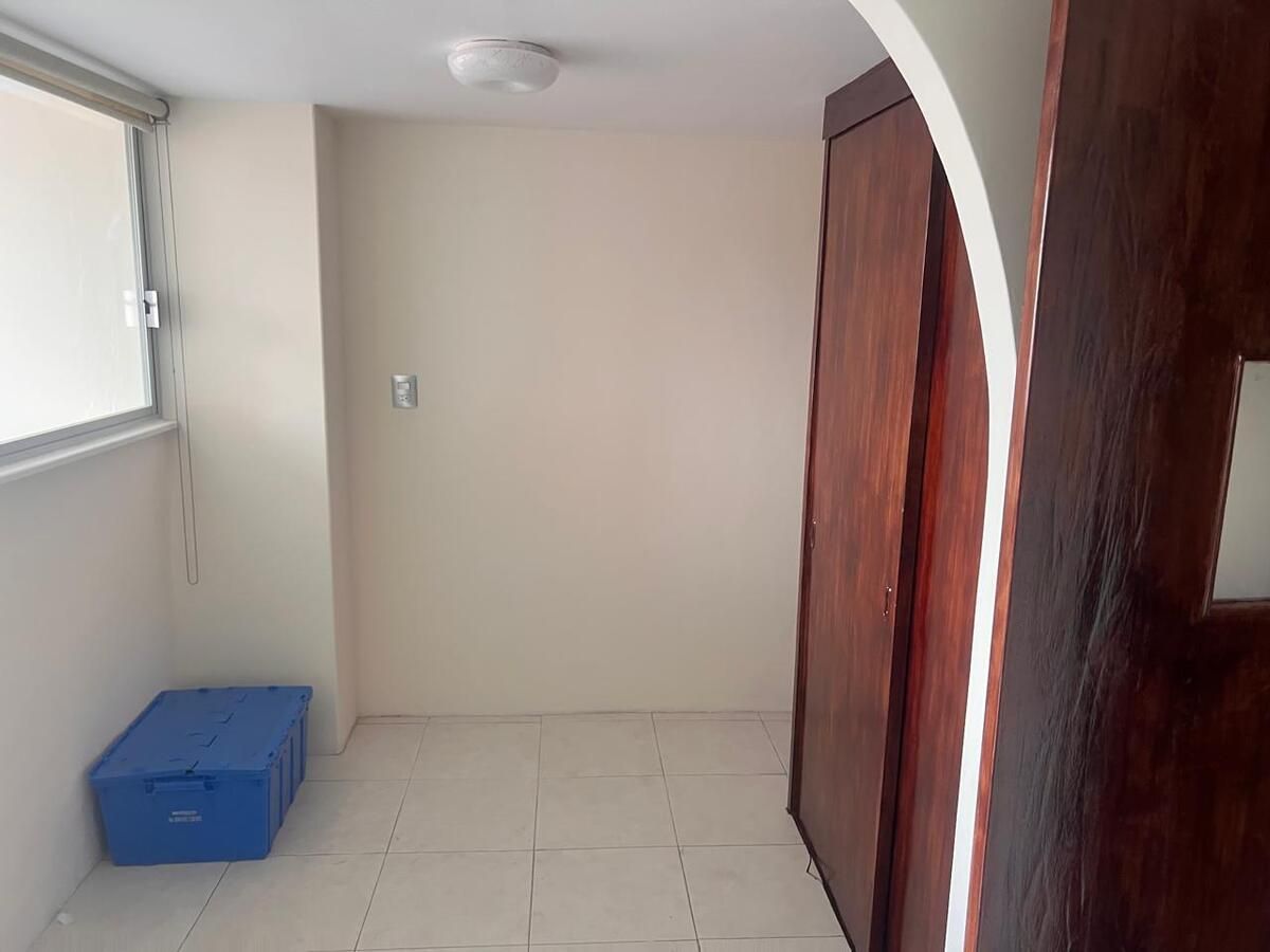 9 de 33: Cuarto de servicio