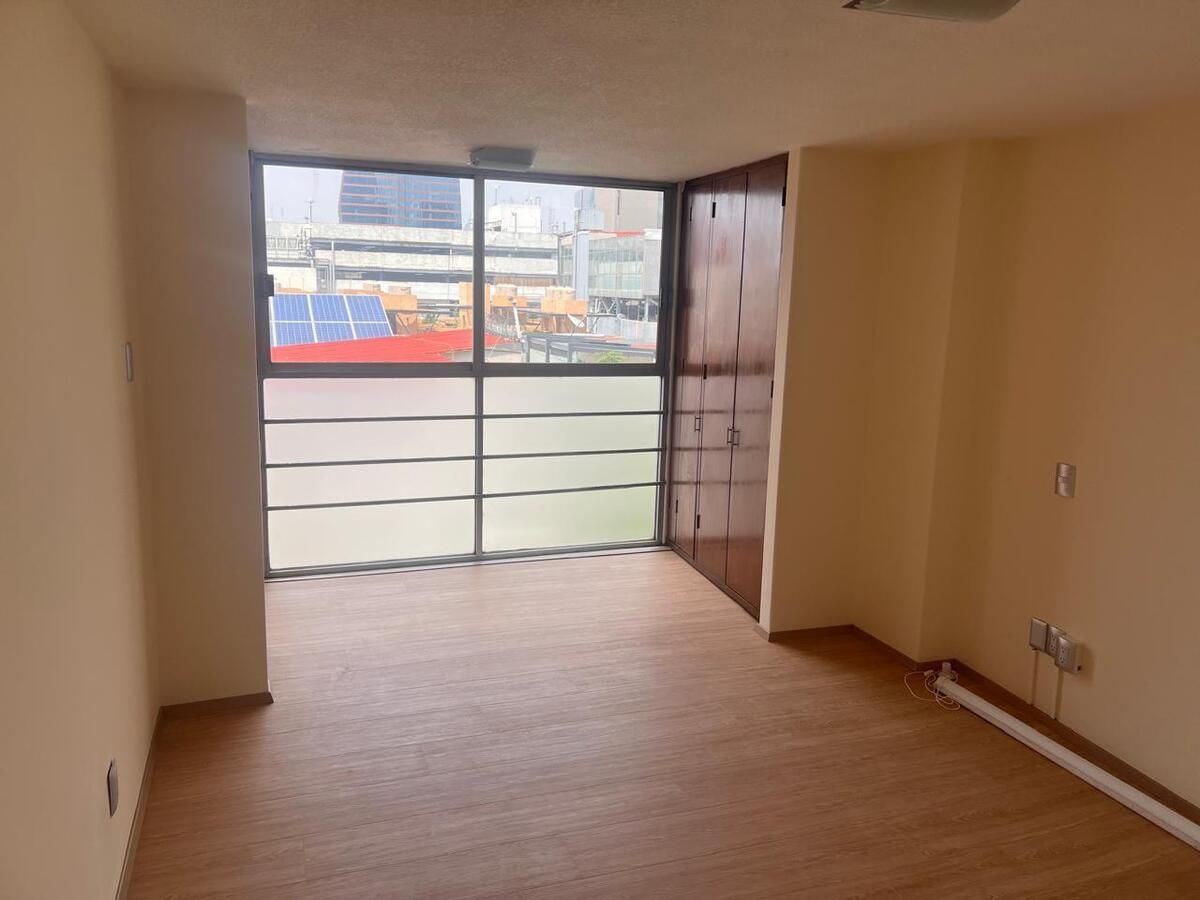 20 de 33: Closet recamara principal