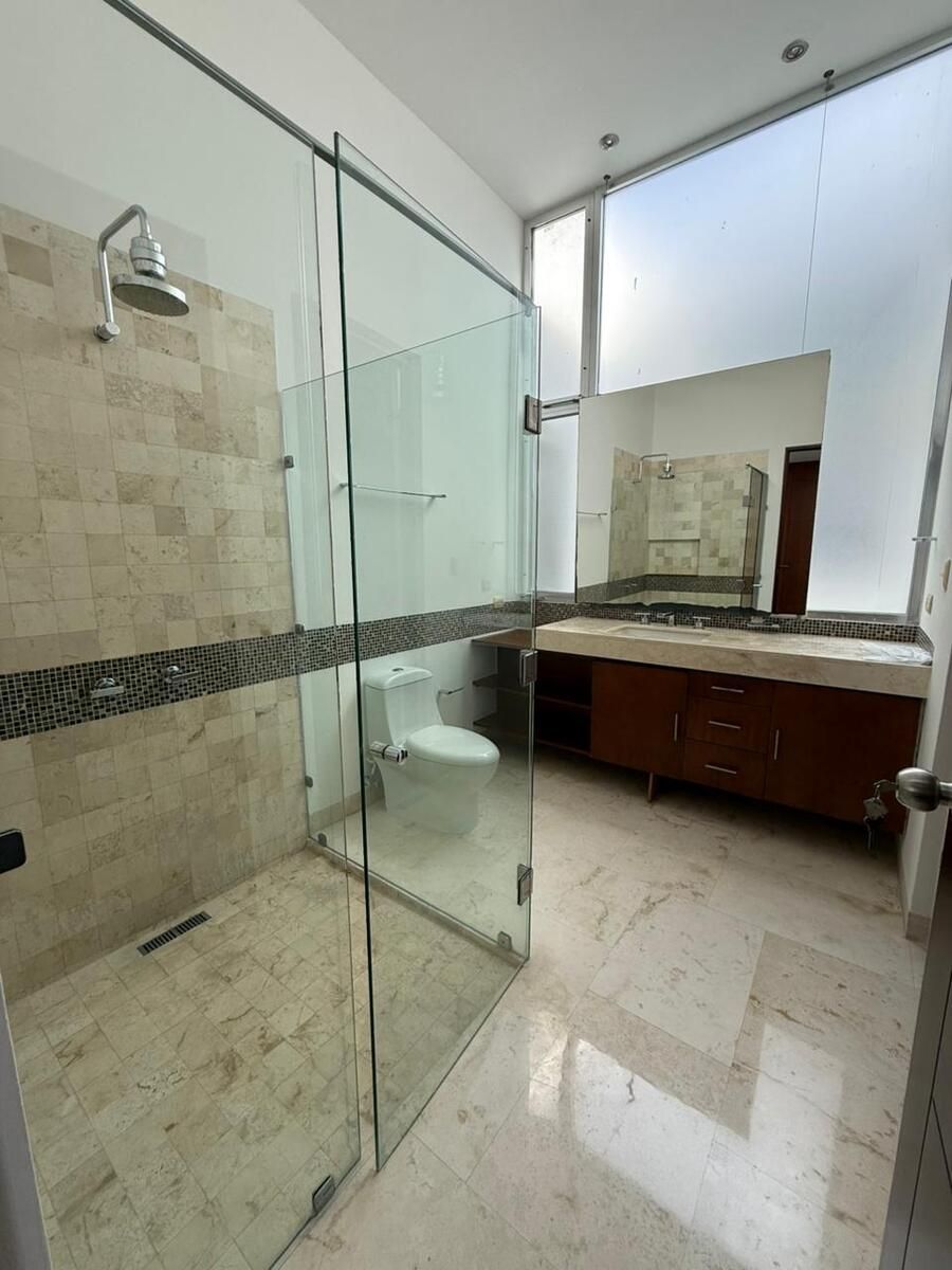 7 de 11: Baño Recámara Principal