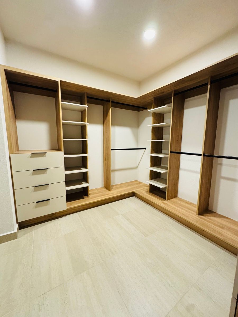 8 of 23: Walk in closet