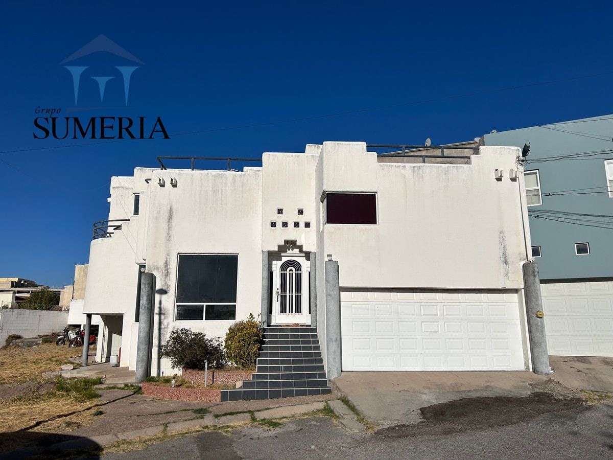 Amplia residencia en Las Fuentes
