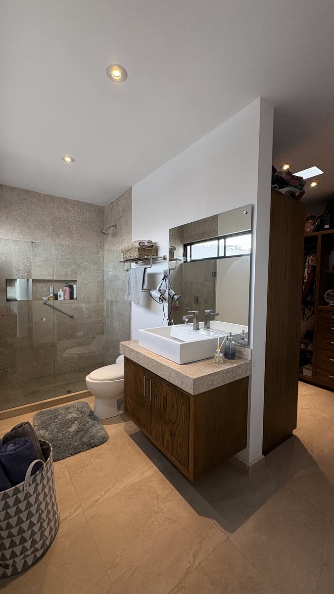 5 de 18: Baño recámara principal