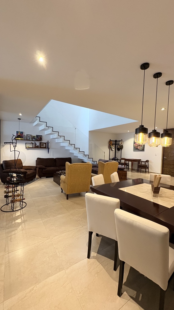 14 de 18: Comedor sala