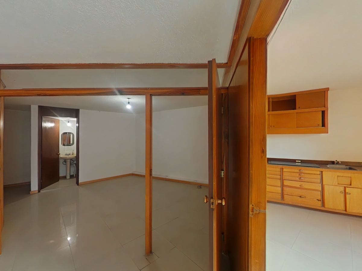 3 de 12: Vista desde oficinas a recepción